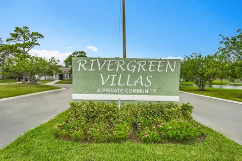 1721 SE Balmoral Ct, Port Saint Lucie, FL 34952