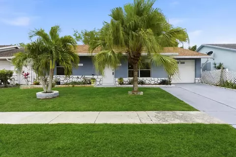 6130 Bluegrass Cir, Greenacres, FL 33463