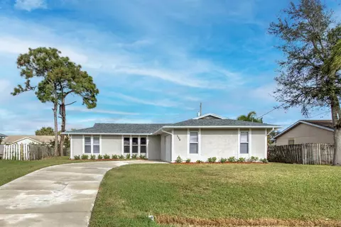 554 NW Twylite Ter, Port Saint Lucie, FL 34983