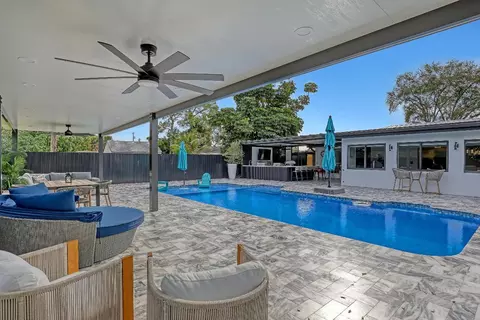 7077 Oakmont Dr, Lake Worth, FL 33467