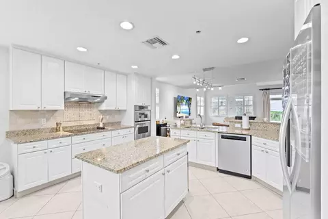 305 E Ocean Ave #TH-7, Lantana, FL 33462