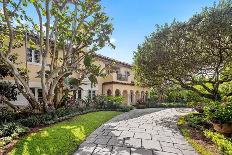 124 Brazilian Ave, Palm Beach, FL 33480