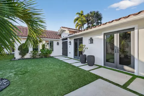 105 W Tarpon Ln, Jupiter, FL 33477