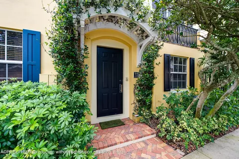 338 Tuxedo Ln, West Palm Beach, FL 33401