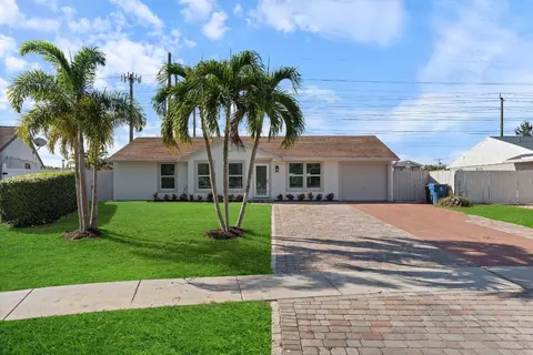 1104 Grandview Cir, Royal Palm Beach, FL 33411