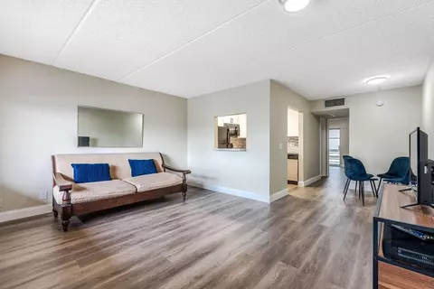 500 Village Grn W #205, Palm Springs, FL 33461