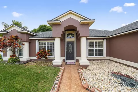 1530 SW Escobar Ln, Port Saint Lucie, FL 34953