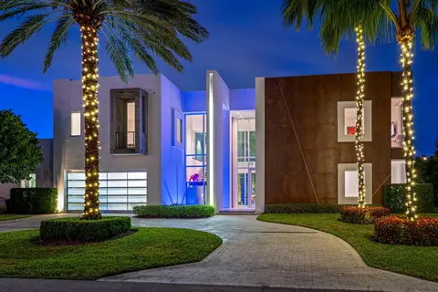 6238 N Ocean Blvd, Ocean Ridge, FL 33435