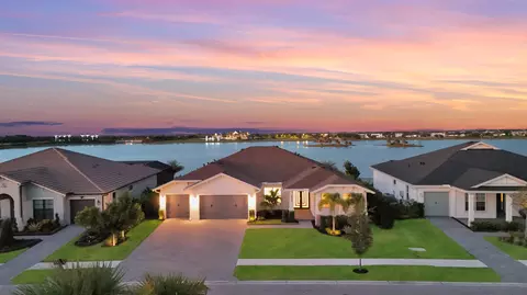 679 Hookline Cir, Loxahatchee, FL 33470