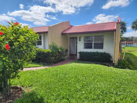 142 Lake Anne, West Palm Beach, FL 33411