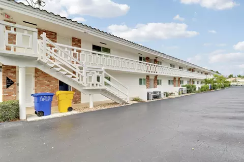 331 Tequesta Dr #212, Tequesta, FL 33469