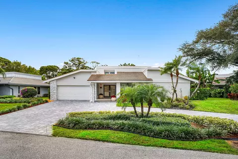 624 Lakewoode Cir W, Delray Beach, FL 33445