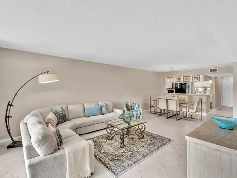 5842 Crystal Shores Dr #201, Boynton Beach, FL 33437