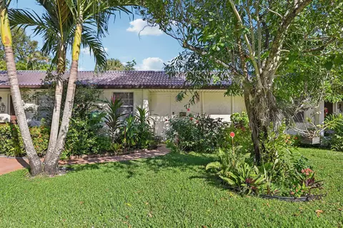 107 Lake Olive Dr, West Palm Beach, FL 33411