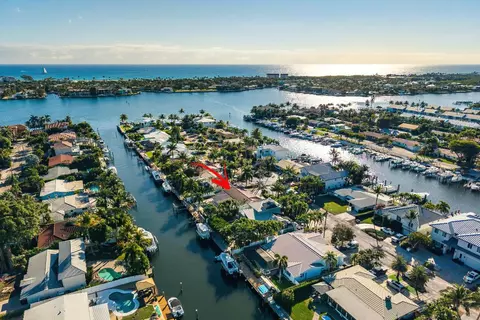 725 Shore Dr, Boynton Beach, FL 33435