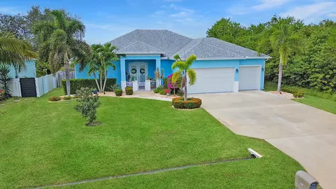 469 SW Kestor Dr, Port Saint Lucie, FL 34953