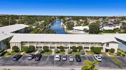View/Area - 2311 NE 36th St #2F, Lighthouse Point, FL 33064 photo 2 of 4