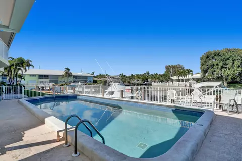 Exterior - 2311 NE 36th St #2F, Lighthouse Point, FL 33064 photo 4 of 5