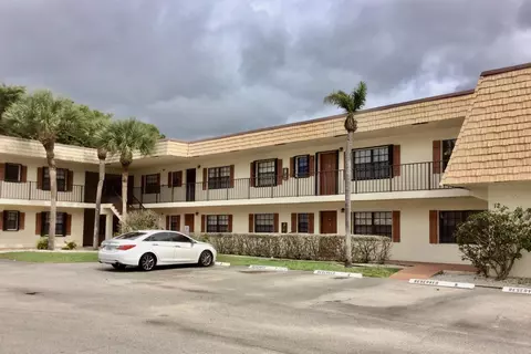 4239 Oak Ter, Greenacres, FL 33463