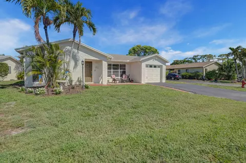 7116 Pine Bluff Dr, Lake Worth, FL 33467