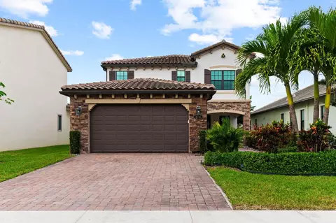 8716 Grand Prix Ln, Boynton Beach, FL 33472