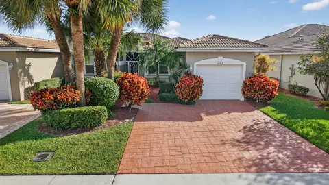 10565 Royal Caribbean Cir, Boynton Beach, FL 33437