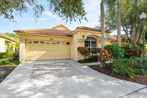 2100 Bonisle Cir, Riviera Beach, FL 33418