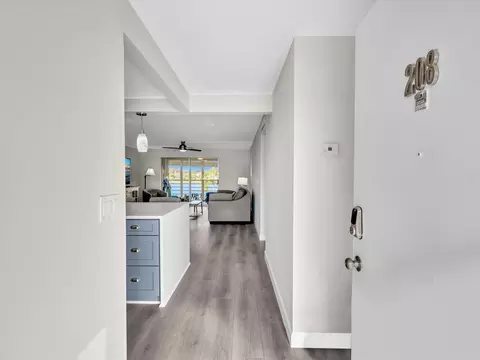 321 SE 3rd #208, Dania Beach, FL 33004