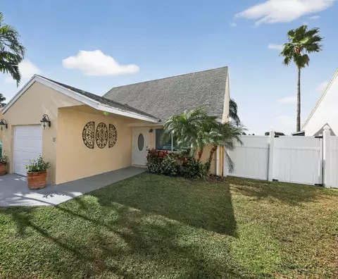 17 Tara Lakes Dr E, Boynton Beach, FL 33436