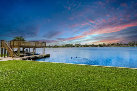 2097 Circle Place Dr, Lake Worth, FL 33462