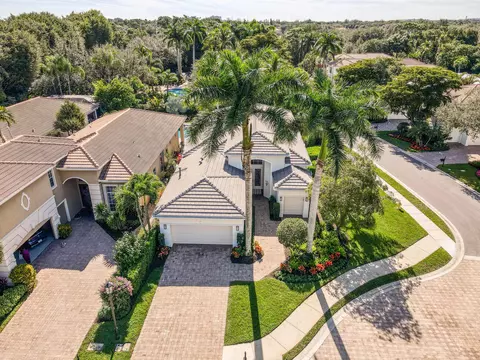 61 Laguna Dr, Palm Beach Gardens, FL 33418