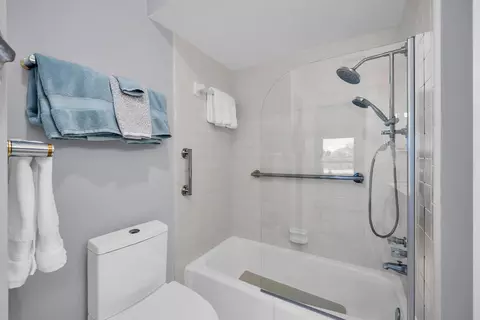 Bath - 4 SE Turtle Creek Dr #E, Jupiter, FL 33469 photo 2 of 2