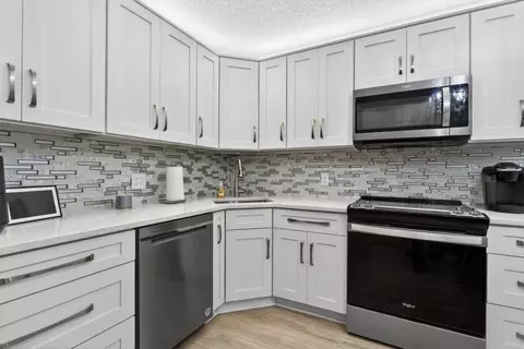 4450 NW 30th #218, Coconut Creek, FL 33066