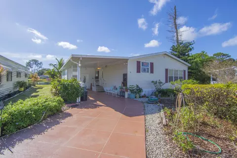 18 Nuevo Leon Rd, Port Saint Lucie, FL 34952