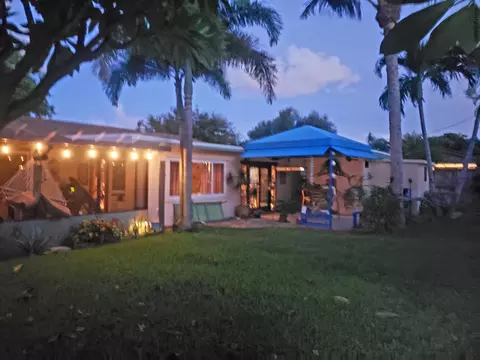 1613 Nanette Ct, Lake Worth, FL 33461