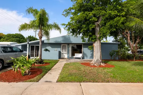 1403 W Broome St, Lantana, FL 33462