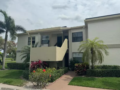 12962 Briarlake Dr #202, Palm Beach Gardens, FL 33418
