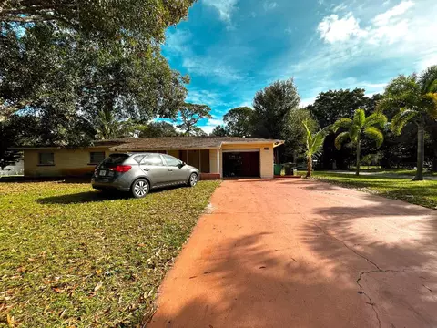 2510 Newport Dr, Fort Pierce, FL 34982