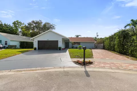 3904 Tracewood Ln, Boynton Beach, FL 33436