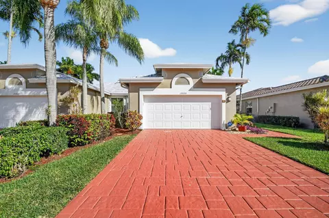 10808 Royal Caribbean Cir, Boynton Beach, FL 33437
