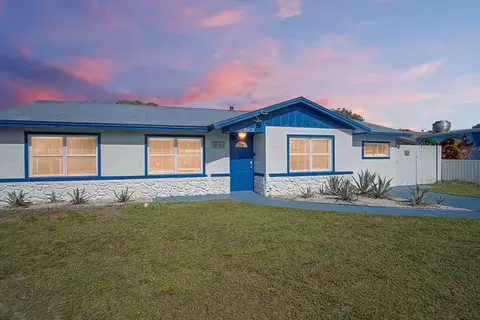 2902 Essex Dr, Fort Pierce, FL 34946