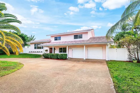 2872 NE 29th St, Fort Lauderdale, FL 33306