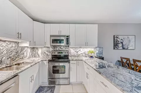 423 4th, Palm Beach Gardens, FL 33410
