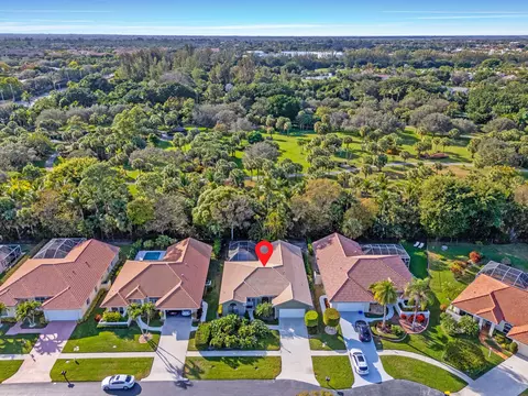 9055 Cypress Hollow Dr, Palm Beach Gardens, FL 33418