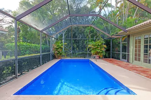 9055 Cypress Hollow Dr, Palm Beach Gardens, FL 33418