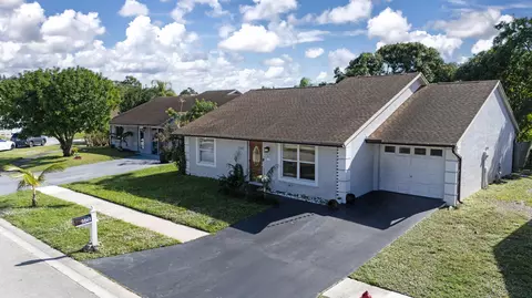 5561 Priscilla Ln, Lake Worth, FL 33463