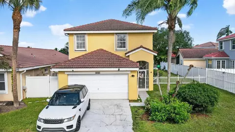 7745 Springfield Lake Dr, Lake Worth, FL 33467