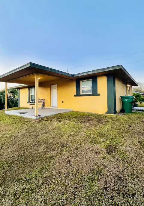 719 Carolina Ave, Clewiston, FL 33440