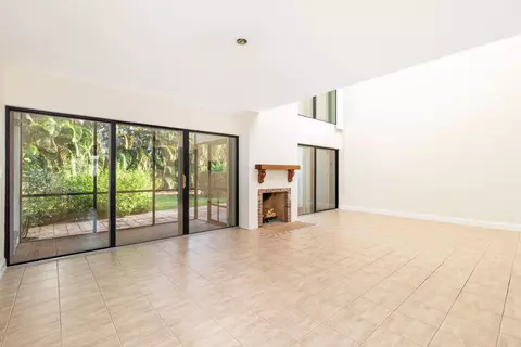 1900 Presidential Way #1-F, West Palm Beach, FL 33401