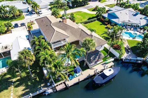 906 Dolphin Dr, Jupiter, FL 33458